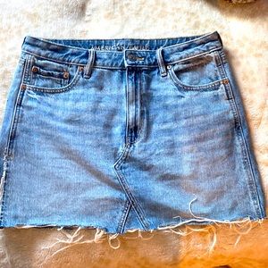 I’m selling the American eagle skirt size 8 amazing quality